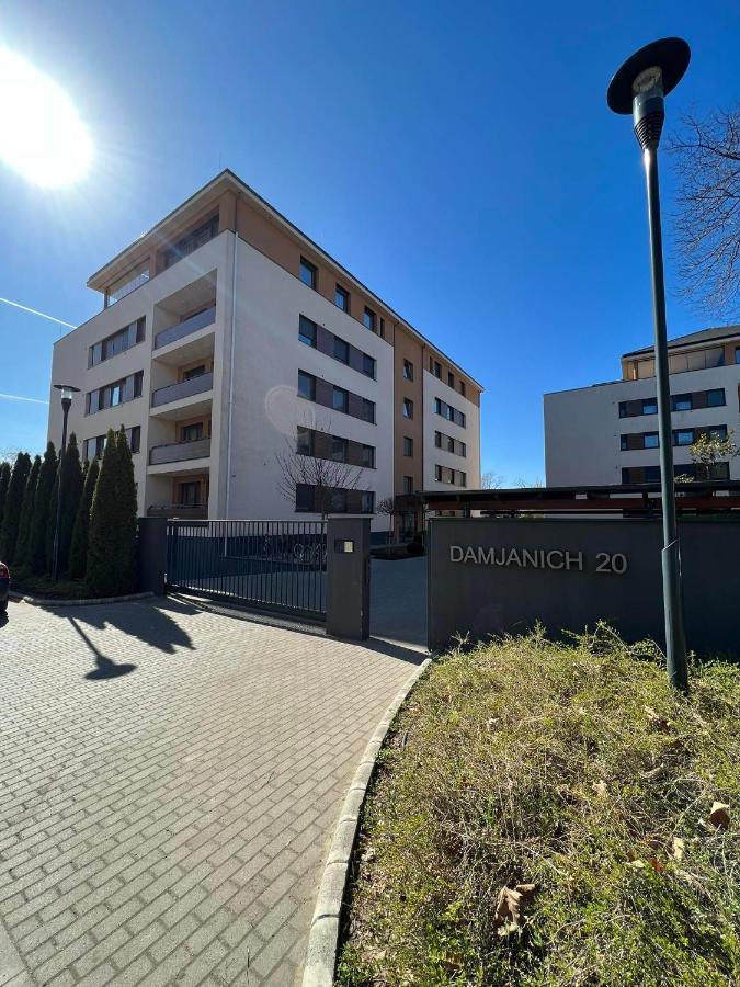 דירות דברצן Big Forest Apartman מראה חיצוני תמונה