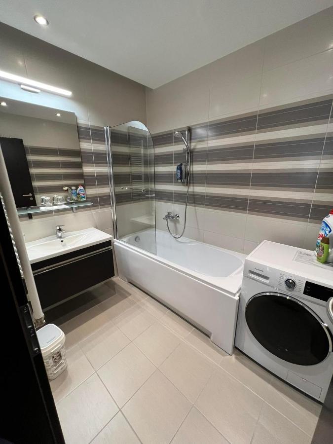 דירות דברצן Big Forest Apartman מראה חיצוני תמונה