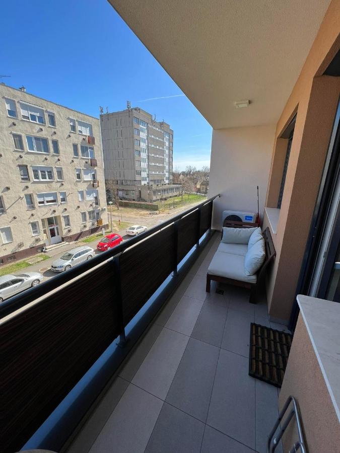 דירות דברצן Big Forest Apartman מראה חיצוני תמונה