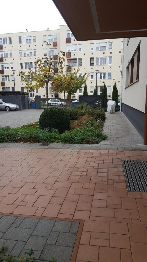 דירות דברצן Big Forest Apartman מראה חיצוני תמונה