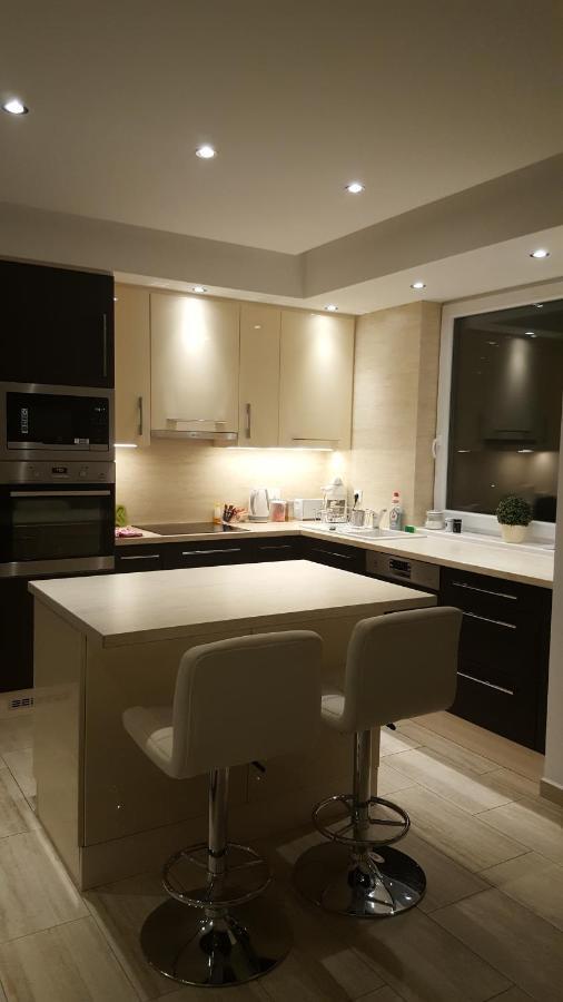 דירות דברצן Big Forest Apartman מראה חיצוני תמונה